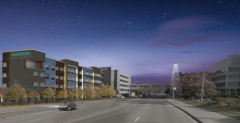 Gundersen Hotel & Suites