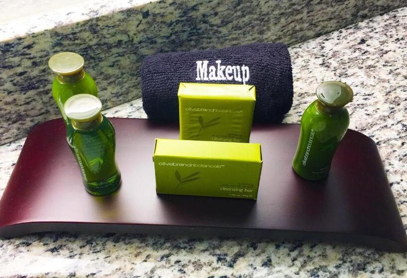 Gundersen Hotel & Suites