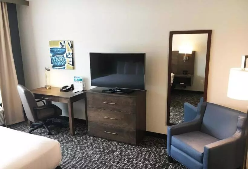 Gundersen Hotel & Suites