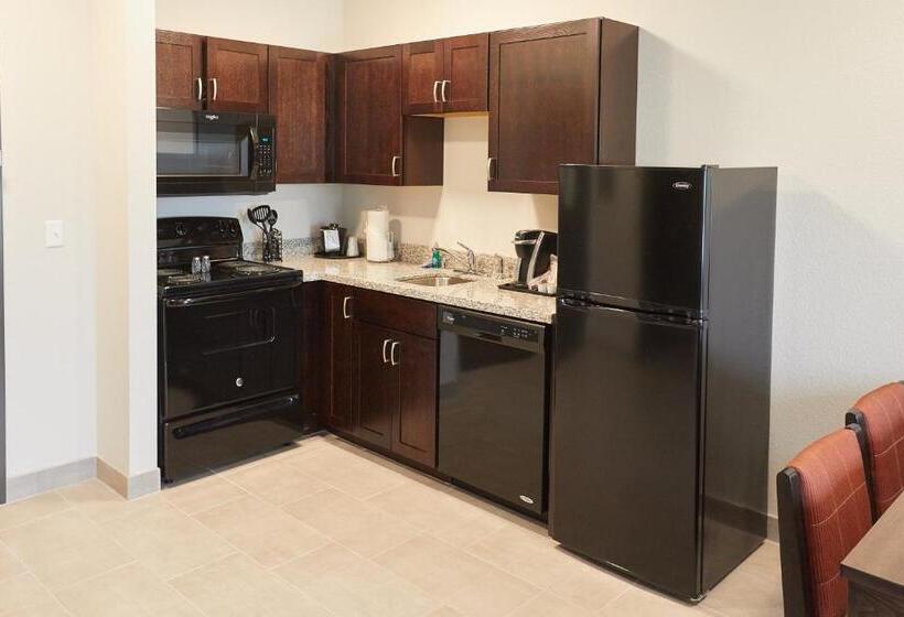 Gundersen Hotel & Suites