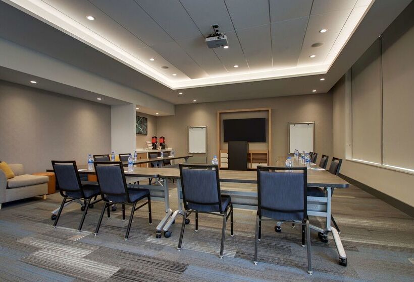 בית מלון כפרי Hyatt House Oak Brook