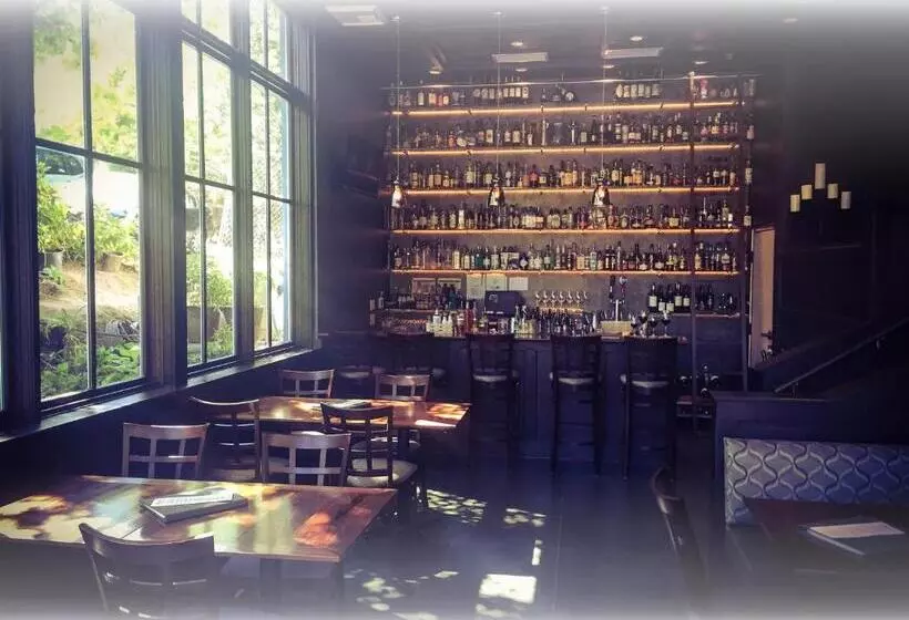 ホテル Winchester Inn
