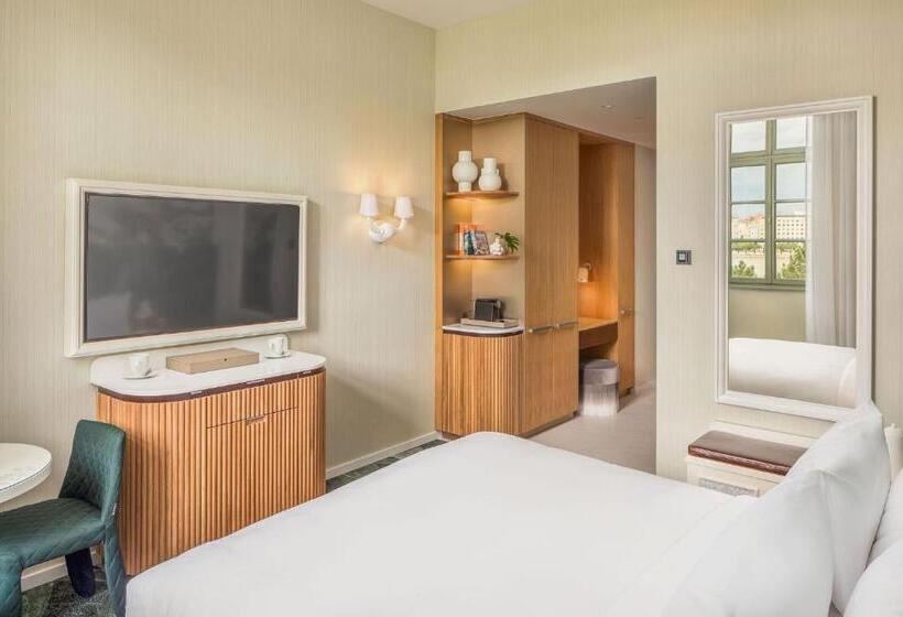 호텔 Kimpton Bem Budapest, An Ihg