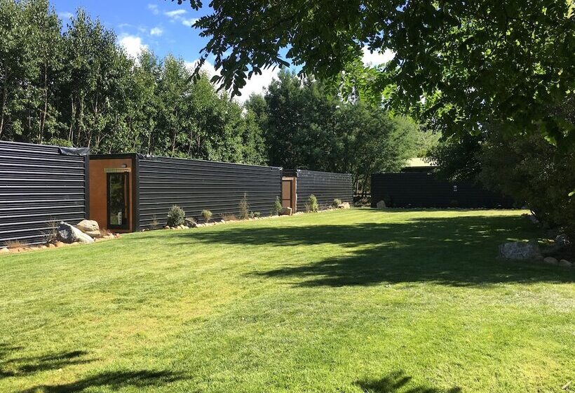 Schronisko Adventure Inn Marahau