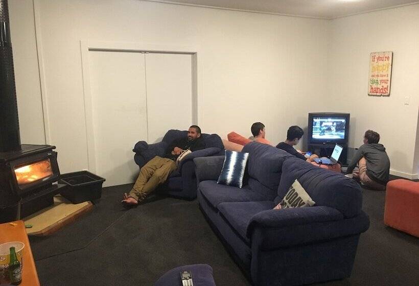 旅馆 Adventure Inn Marahau