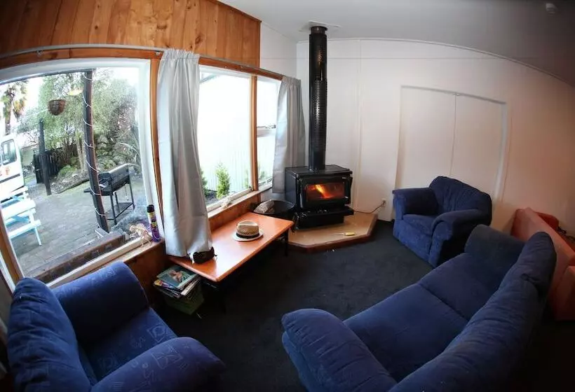 ユースホステル Adventure Inn Marahau