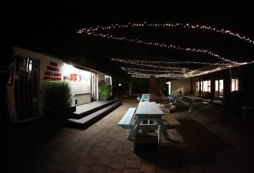 ユースホステル Adventure Inn Marahau