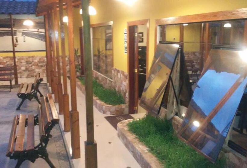 הוסטל Paradisse