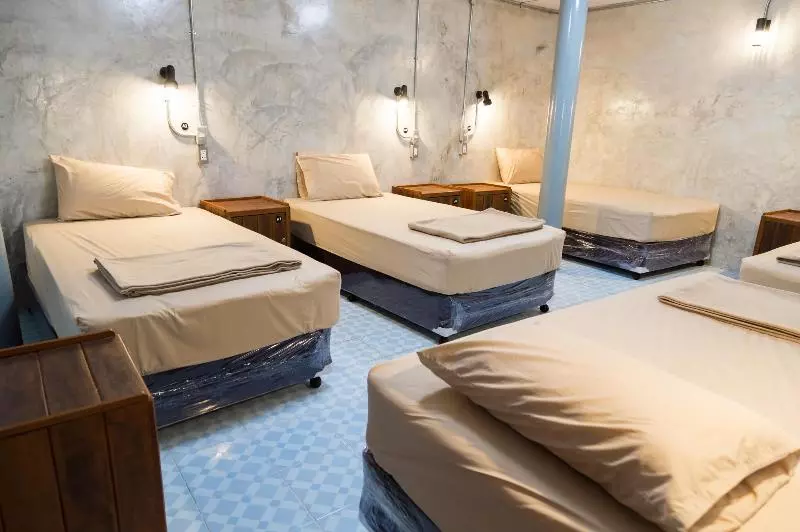 Banchan Hostel