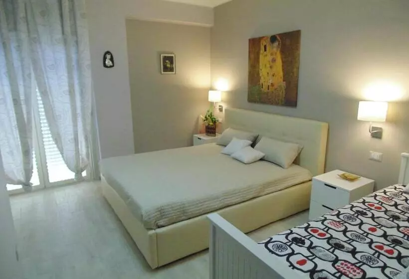 تختخواب و صبحانه Attico Del Sole