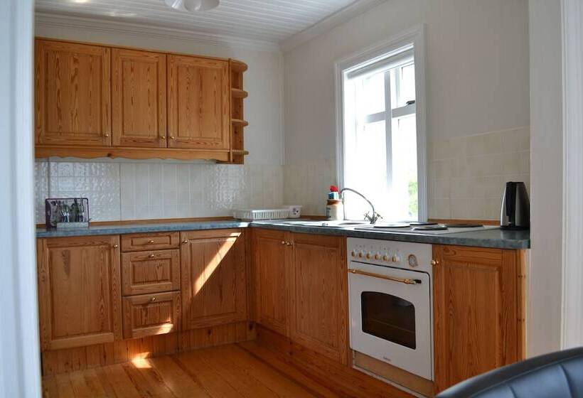 تختخواب و صبحانه Dalakot Búdardal