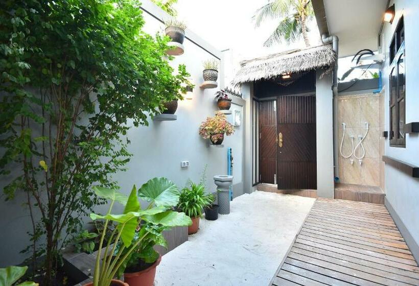 هتل Holiday Haven Ukulhas