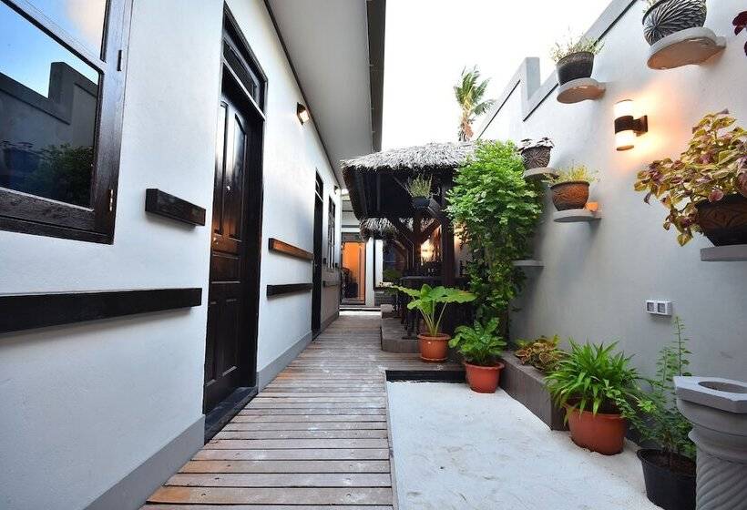 هتل Holiday Haven Ukulhas