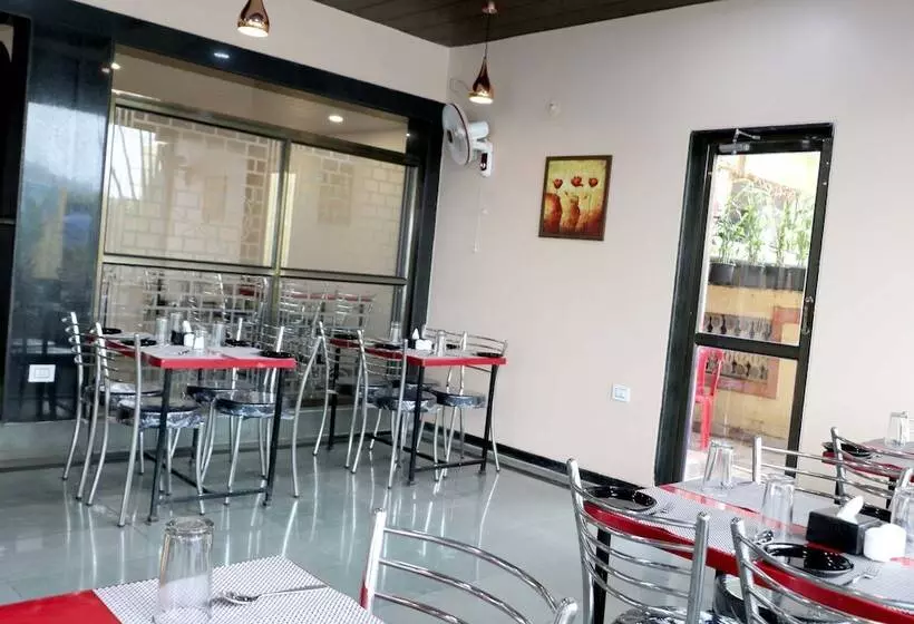 ホテル Igatpuri Hills Retreat