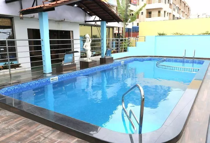 ホテル Igatpuri Hills Retreat