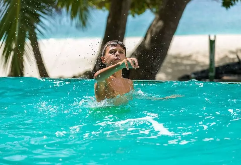 هتل Kiha Beach