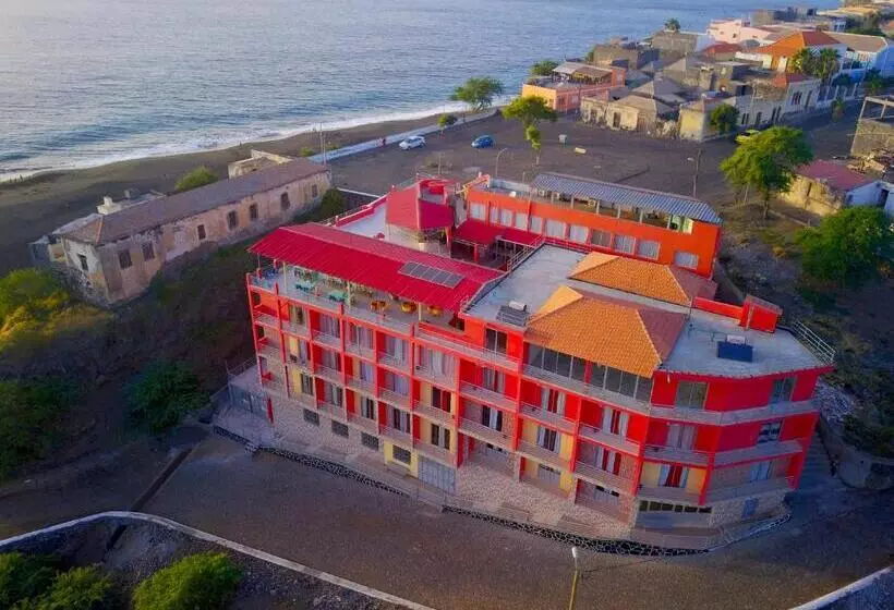 هتل Ocean View & Restaurante Seafood