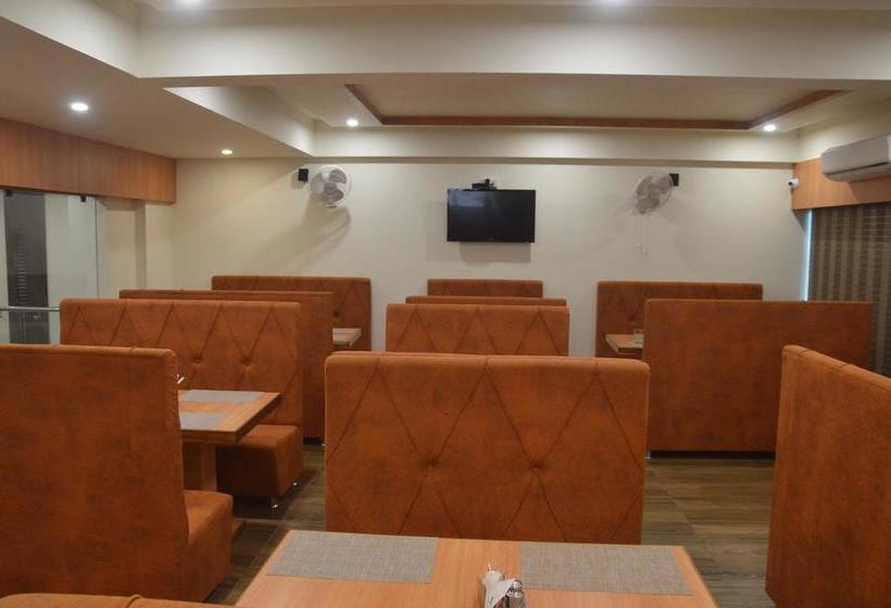 هتل The Grand Dwarika