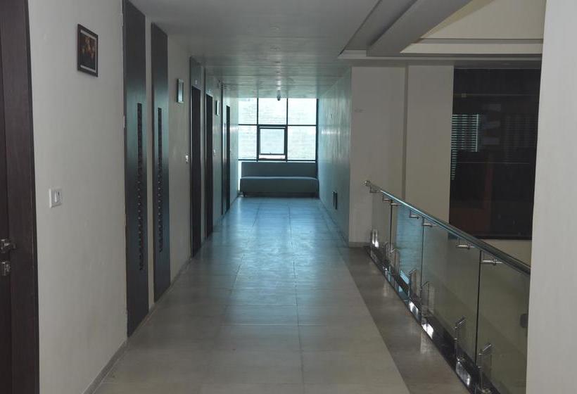 هتل The Grand Dwarika