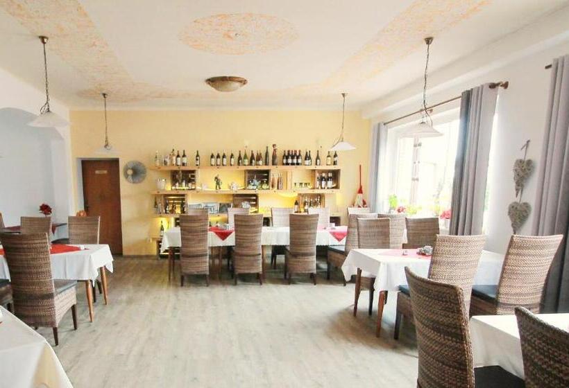 Отель Zur Linde