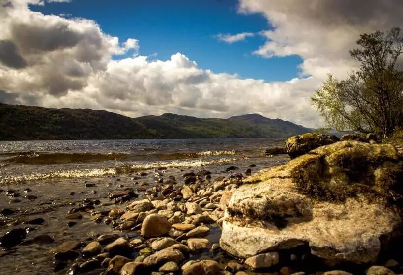 Loch Ness Lochside Hostel, Over 16s Only, Social Backpackers Atmosphere