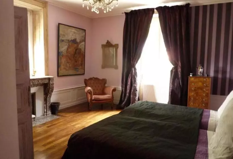 ベッドアンドブレックファースト Château De La Hussardière