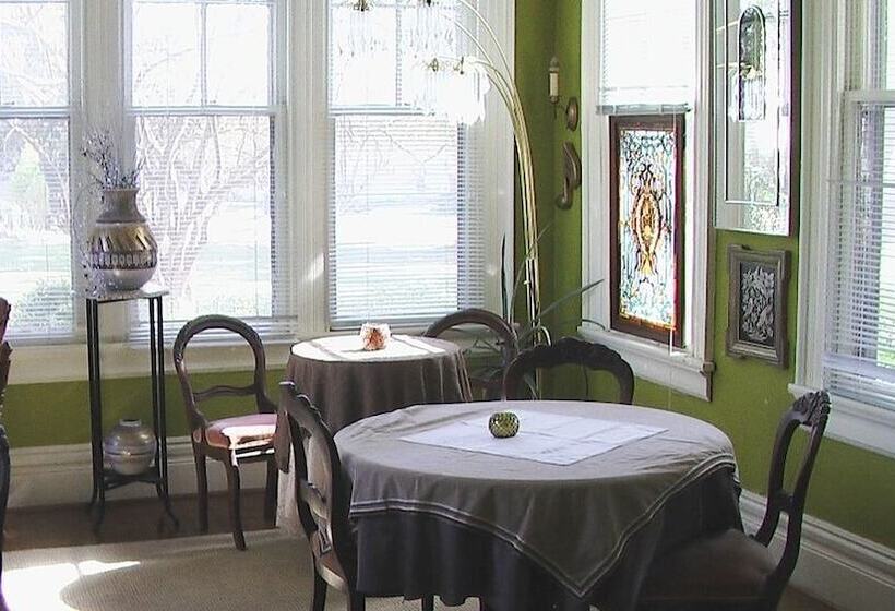 مبيت وإفطار Inn Upon Moon River Plantation