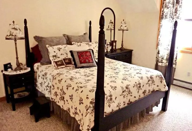 Cold Moon Farm B&b