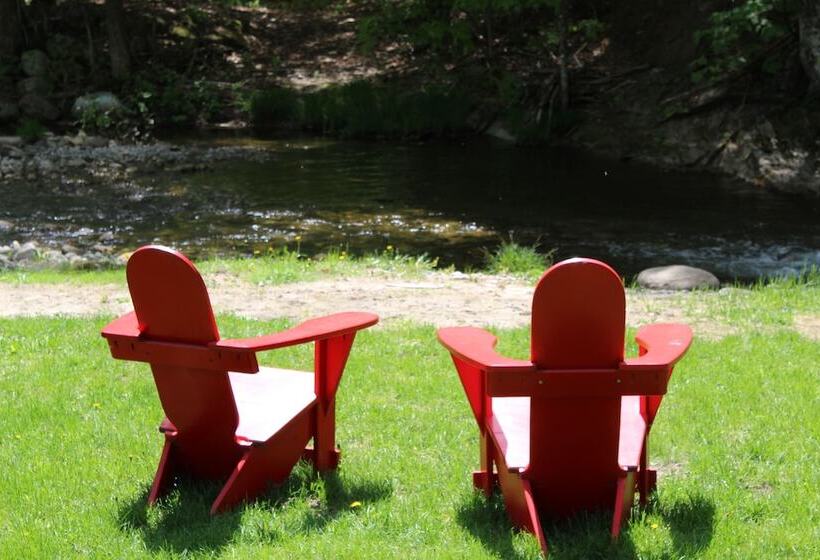 فندق Four Columns Inn