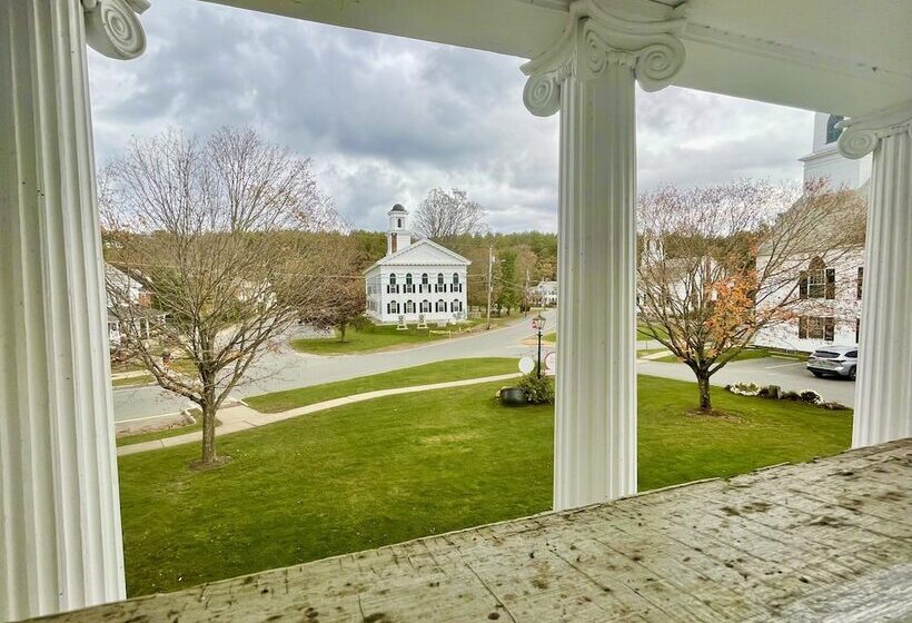 فندق Four Columns Inn