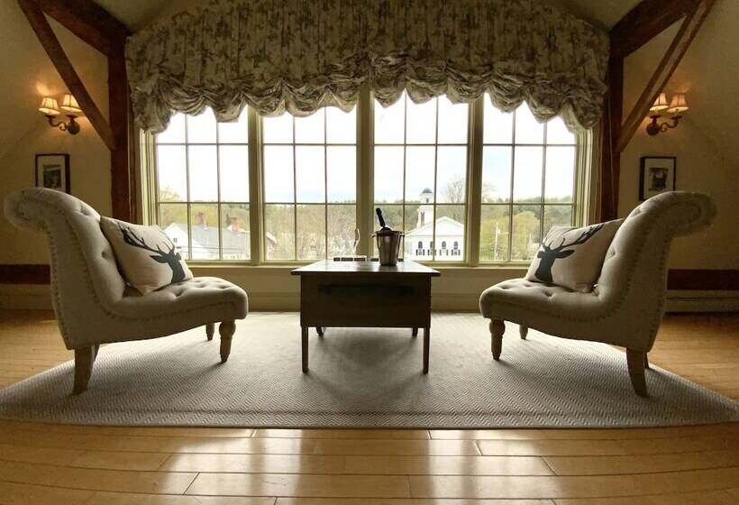 فندق Four Columns Inn