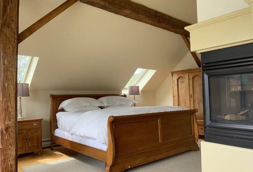 فندق Four Columns Inn