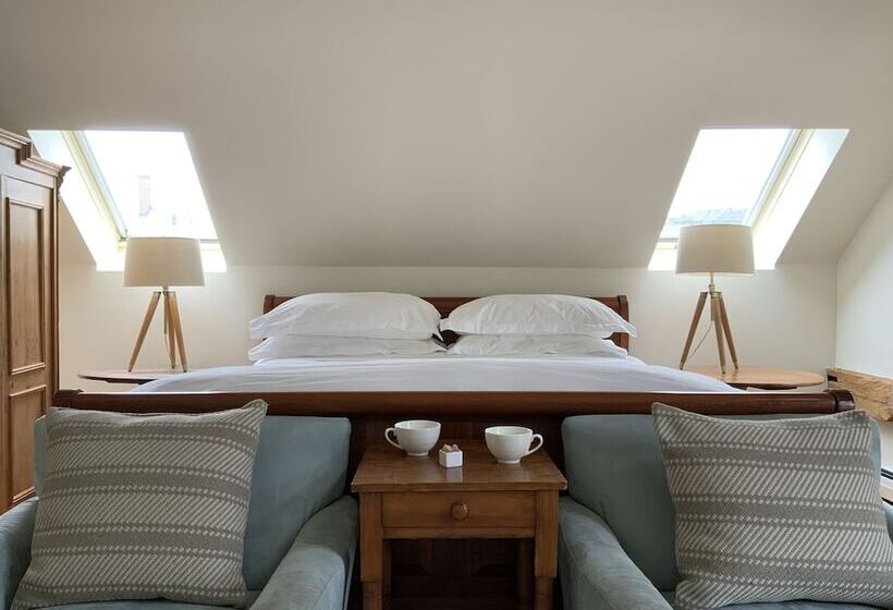 فندق Four Columns Inn