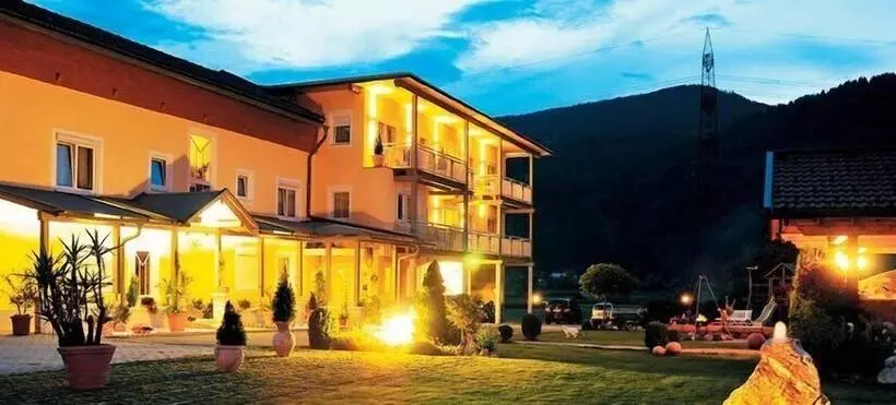 Hotelli Garni Zerza