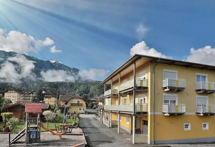 Hotelli Garni Zerza
