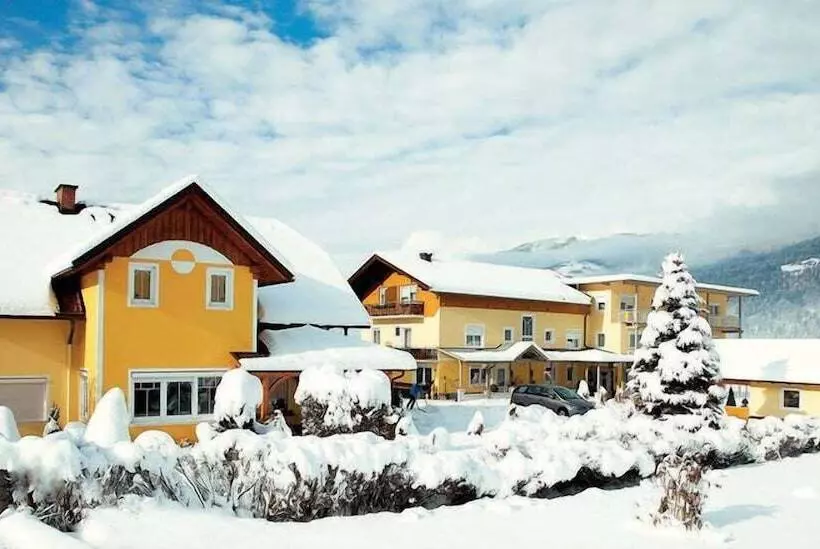 Hotelli Garni Zerza