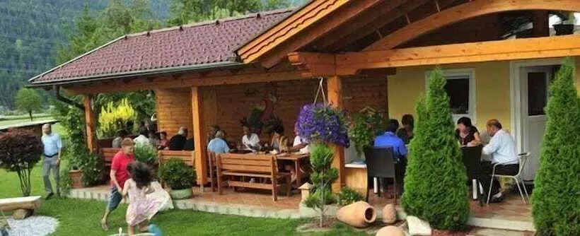 Hotelli Garni Zerza