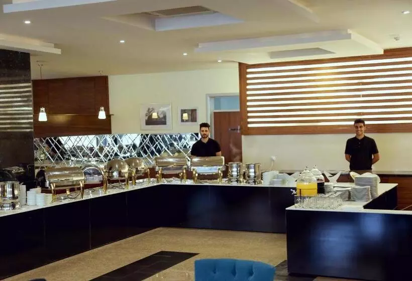 هتل Halwachy