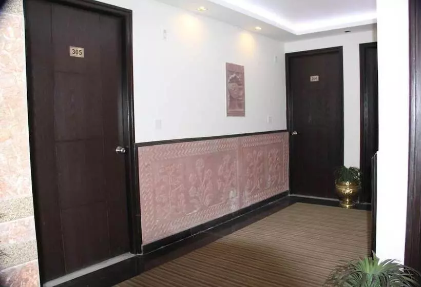 ホテル Lords  Eco Inn Gandhidham