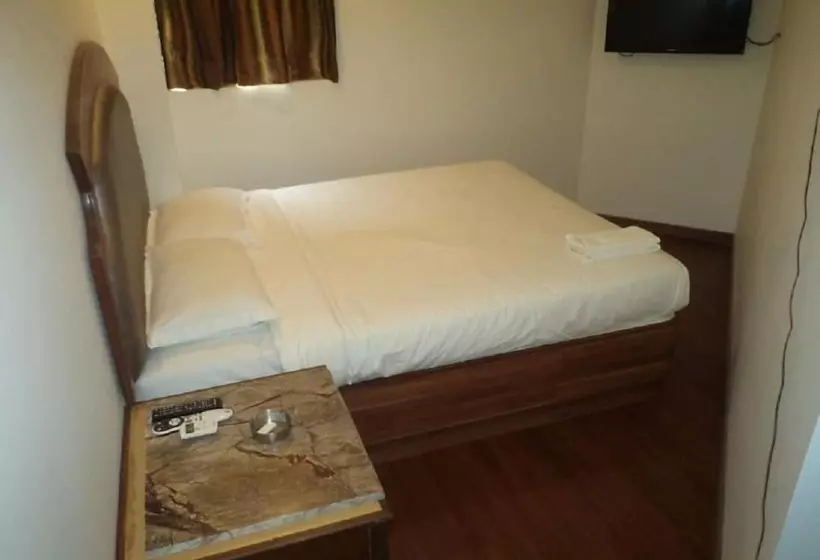 ホテル Lords  Eco Inn Gandhidham