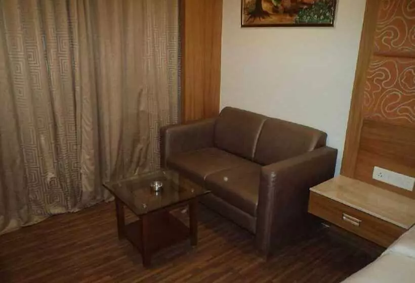 ホテル Lords  Eco Inn Gandhidham