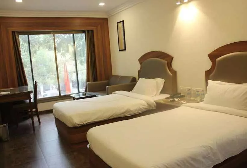 ホテル Lords  Eco Inn Gandhidham
