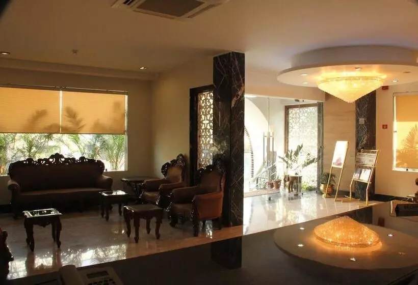 ホテル Lords  Eco Inn Gandhidham