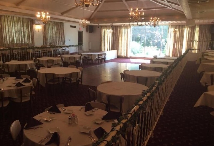 Мотель The Royal Inn