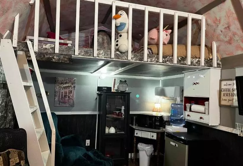 ホテル Born Again Camping An Antiques