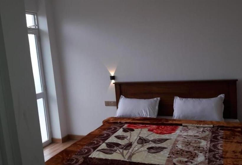 Отель Golden Eco Resort