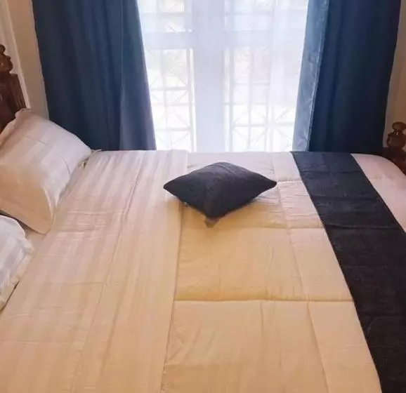 هتل Sarai