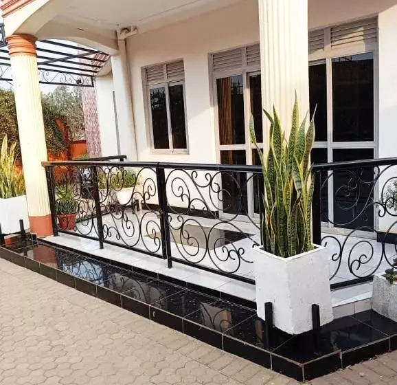 هتل Sarai