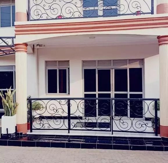 هتل Sarai