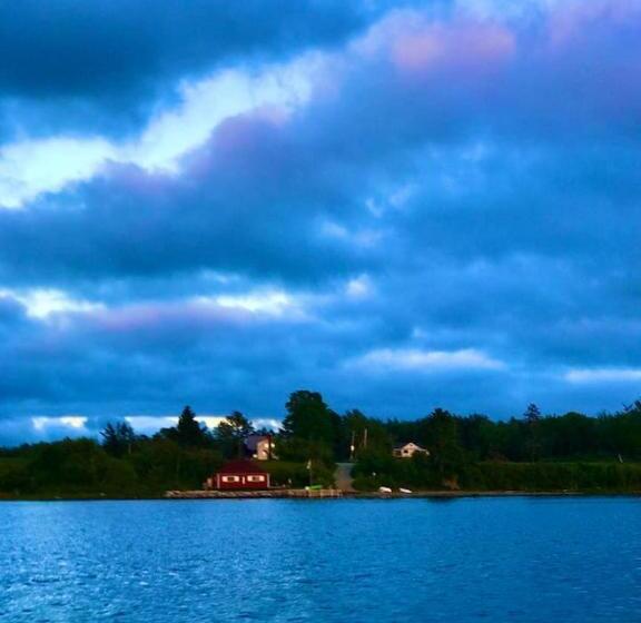 ホテル Tapley Farm Charming Barn At Salt Water Farm